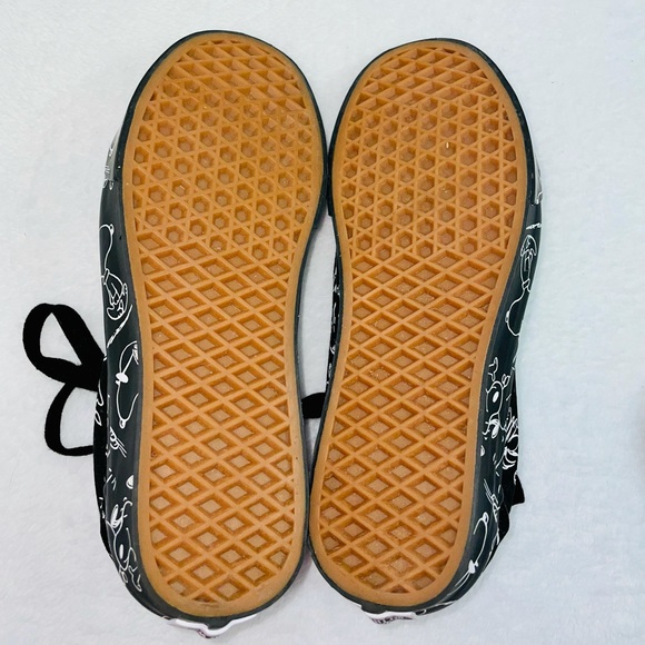 Snoopy Vans Old Skool Peanuts Snoopy - Picture 8 of 13